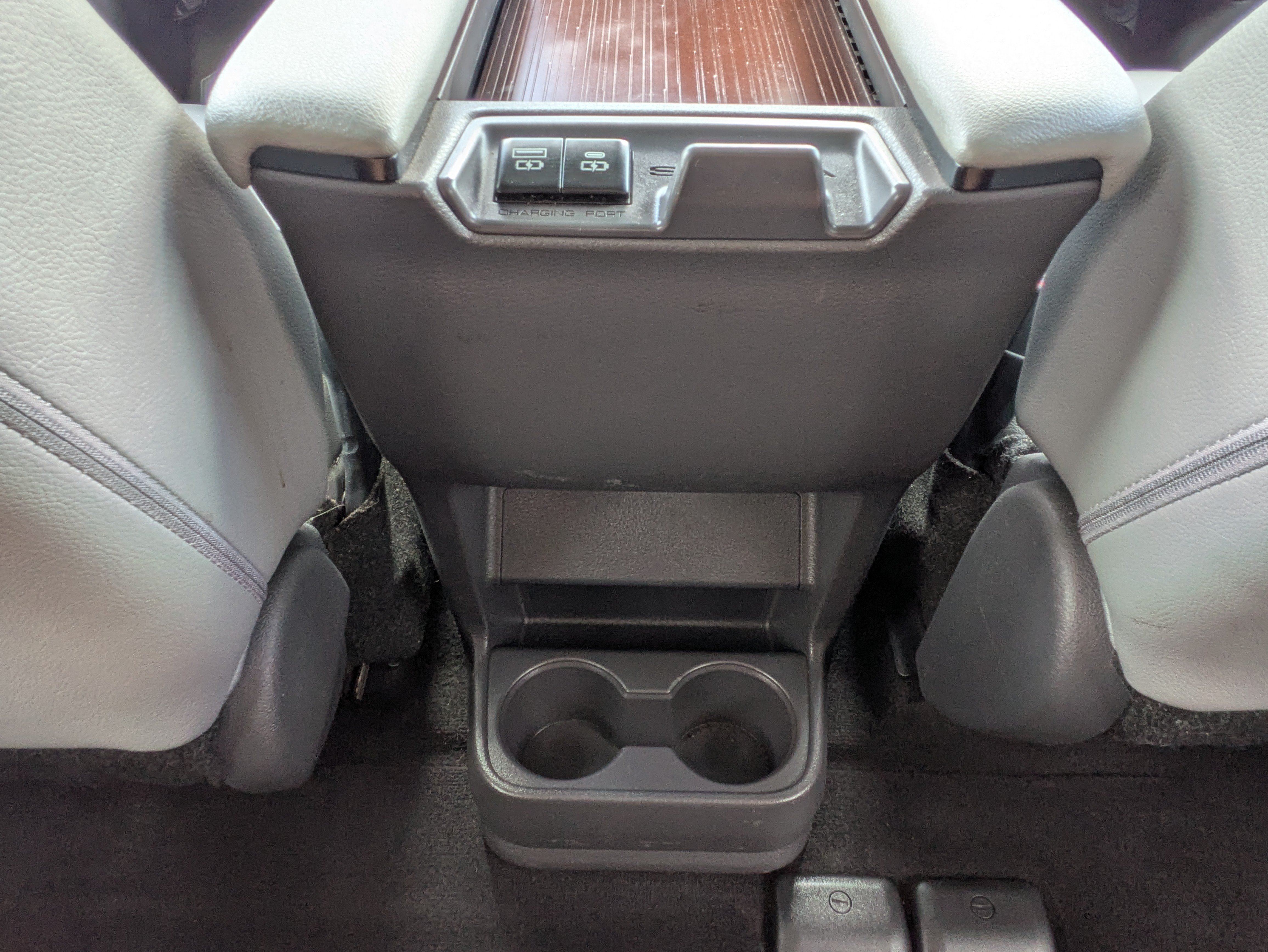 Used 2021 Toyota Sienna XLE w/ XLE Plus Package FWD image 36