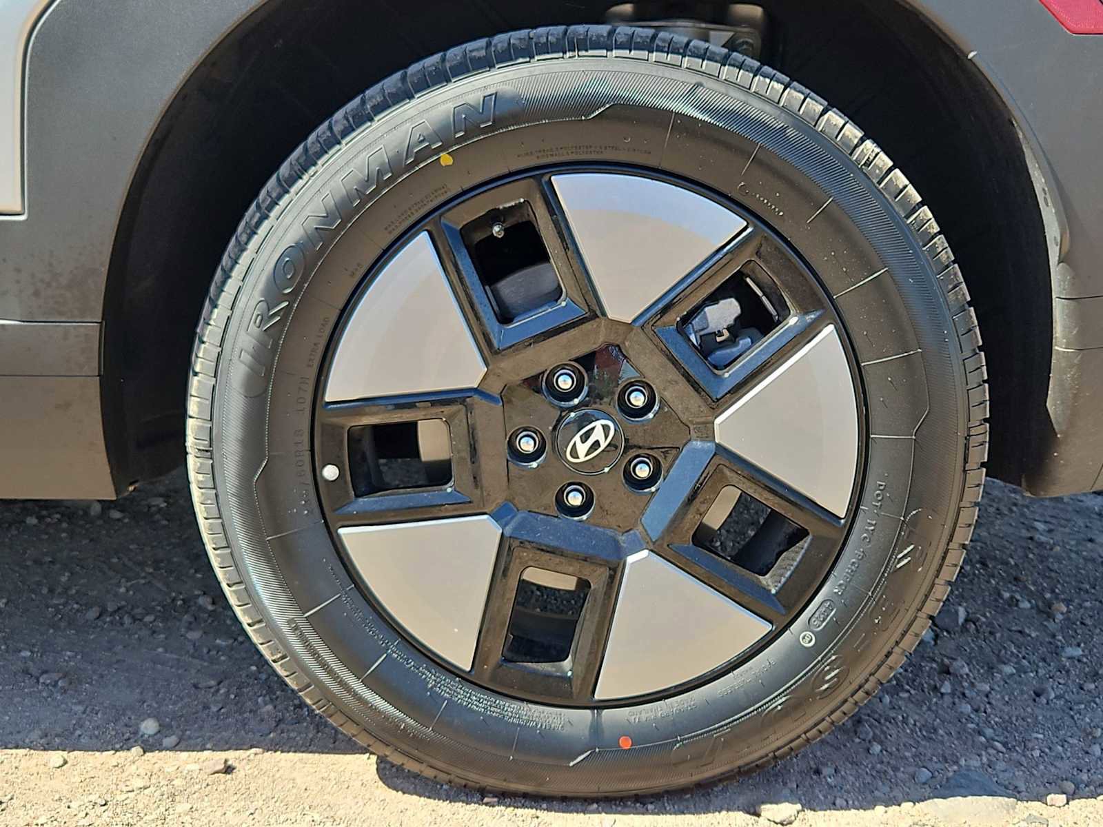 Certified 2025 Hyundai Santa Fe SEL image 13