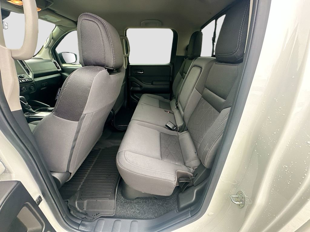 Used 2025 Nissan Frontier SV w/ SV Convenience Package RWD image 24