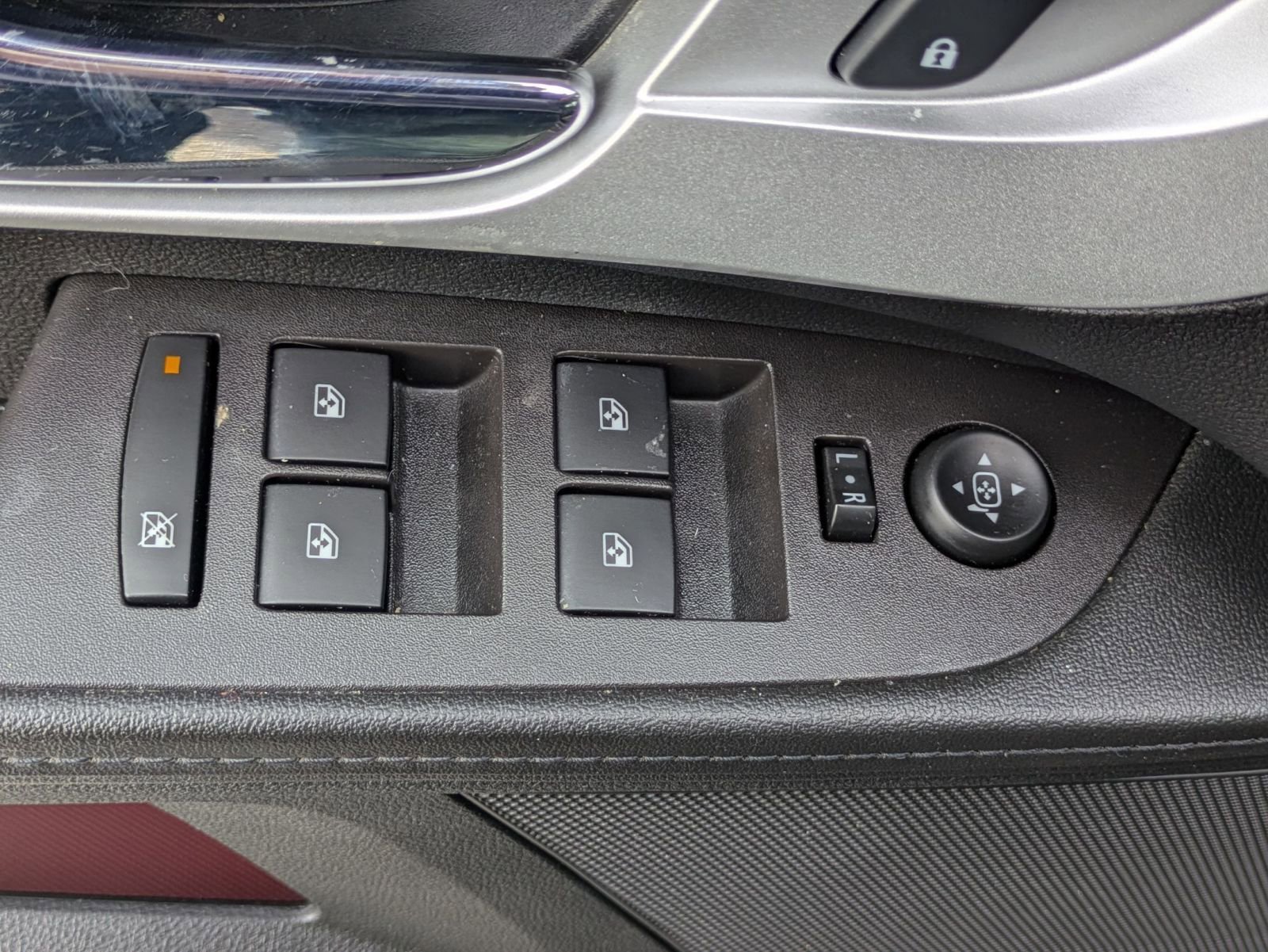 Used 2016 Chevrolet Equinox LT image 18