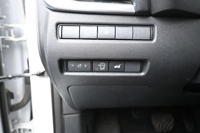 Used 2024 Nissan Rogue SV FWD image 15