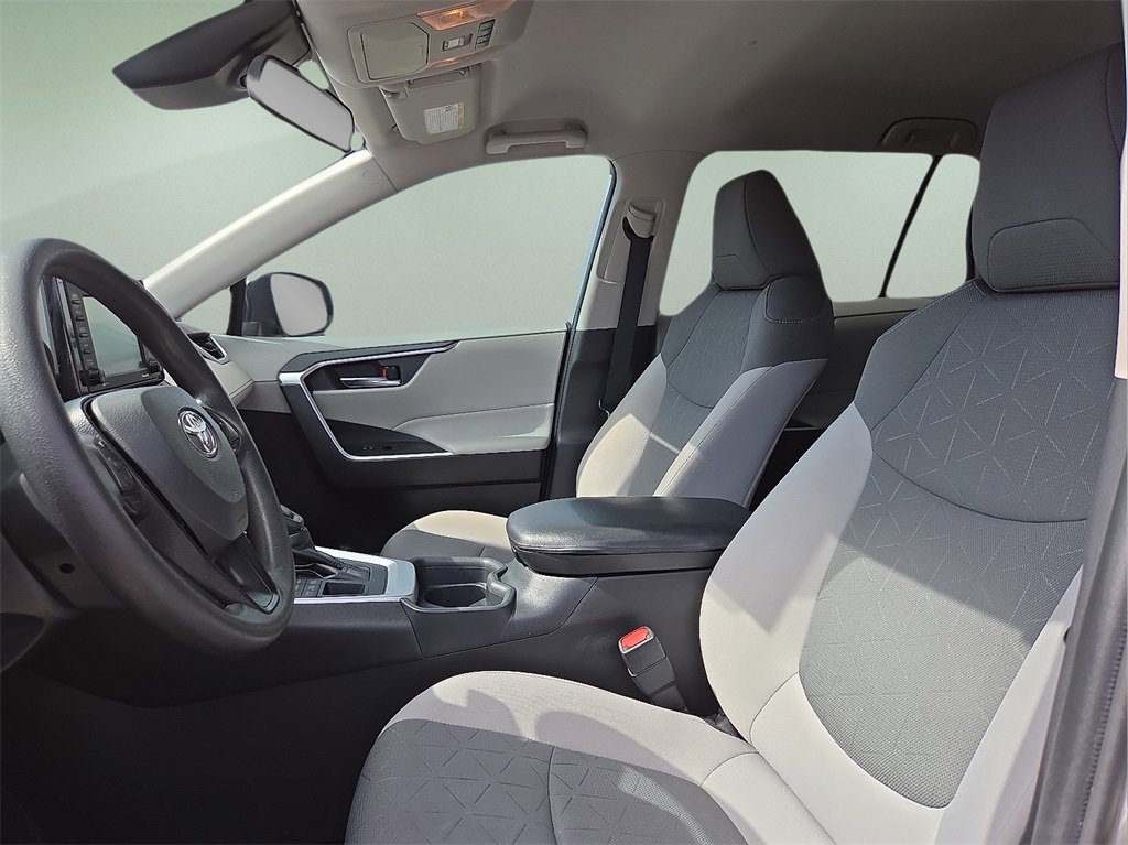 Certified 2020 Toyota RAV4 XLE image 21