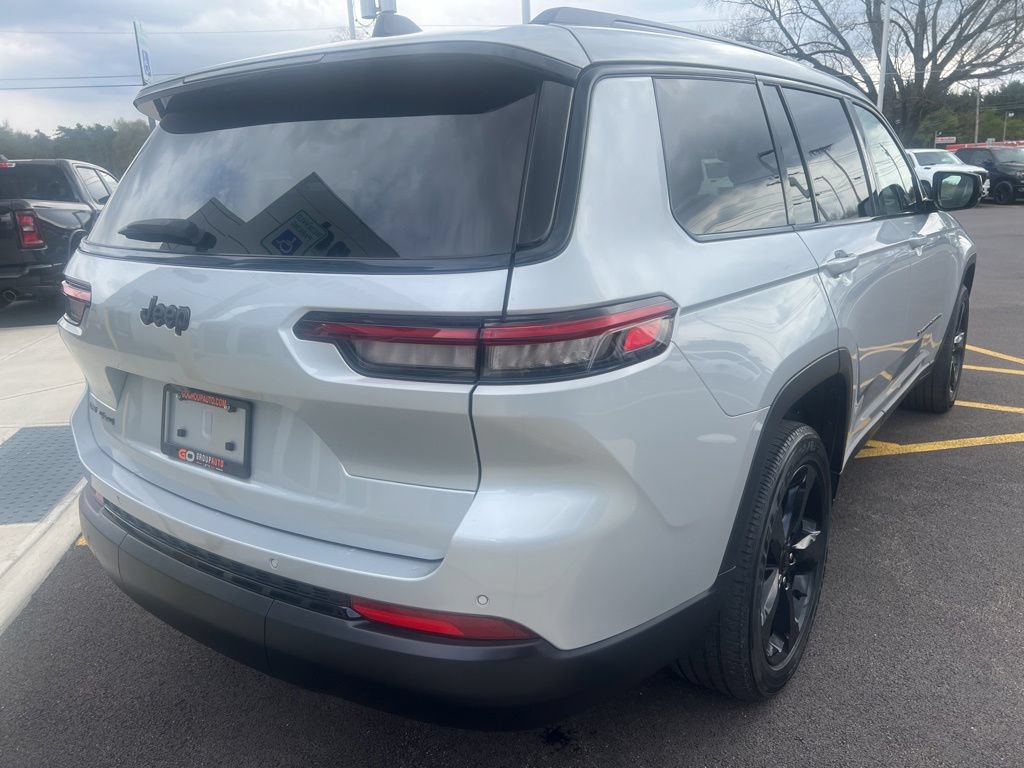 Used 2023 Jeep Grand Cherokee L Laredo AWD/4WD image 10