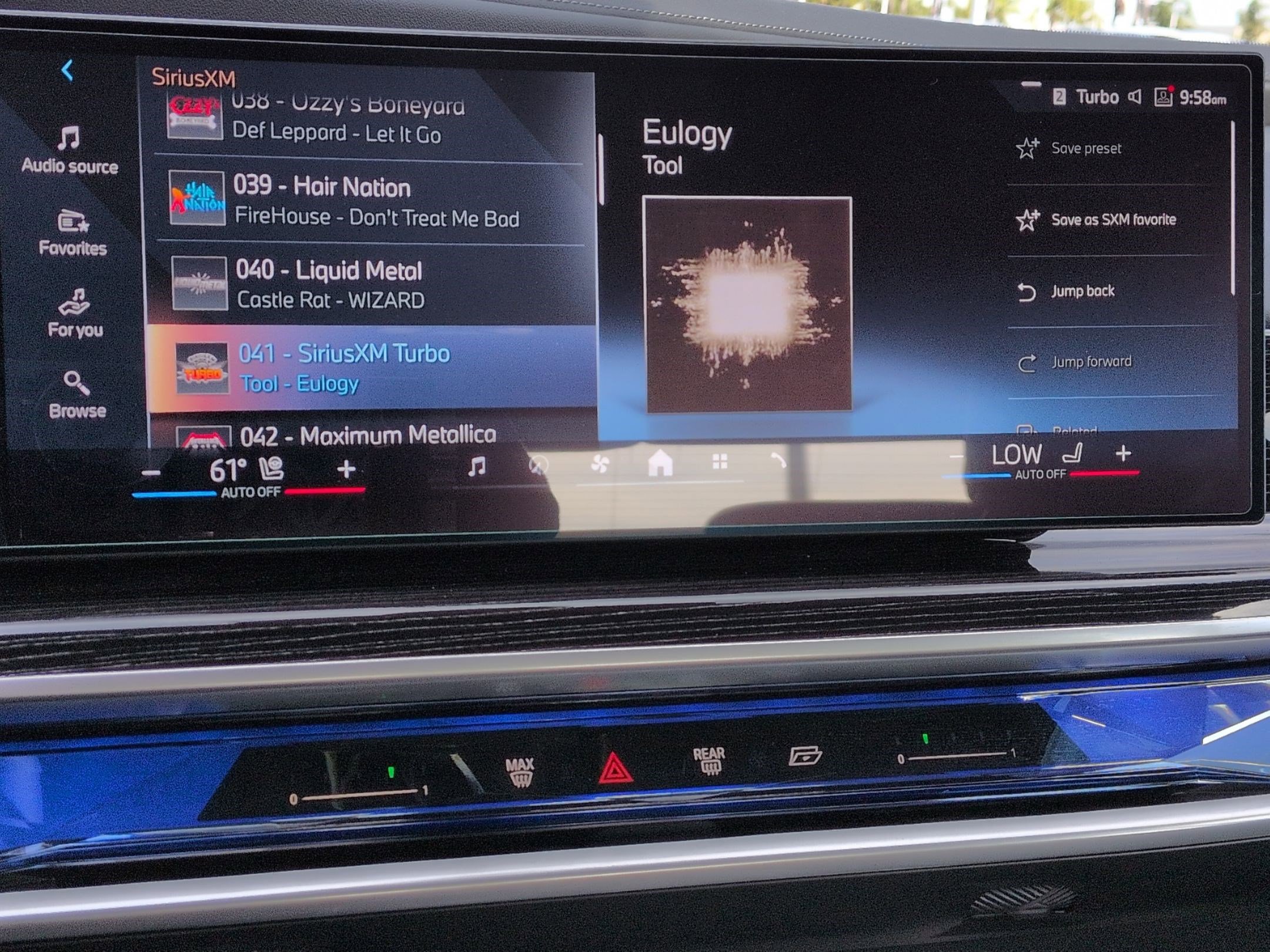 Used 2025 BMW i7 xDrive60 w/ Executive Package image 23