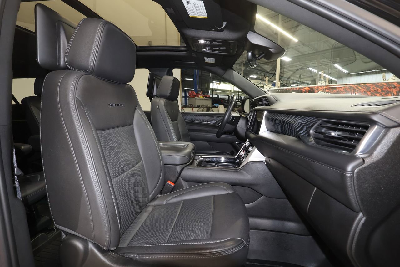 Certified 2023 GMC Yukon XL Denali w/ Advanced Technology Package AWD/4WD image 29