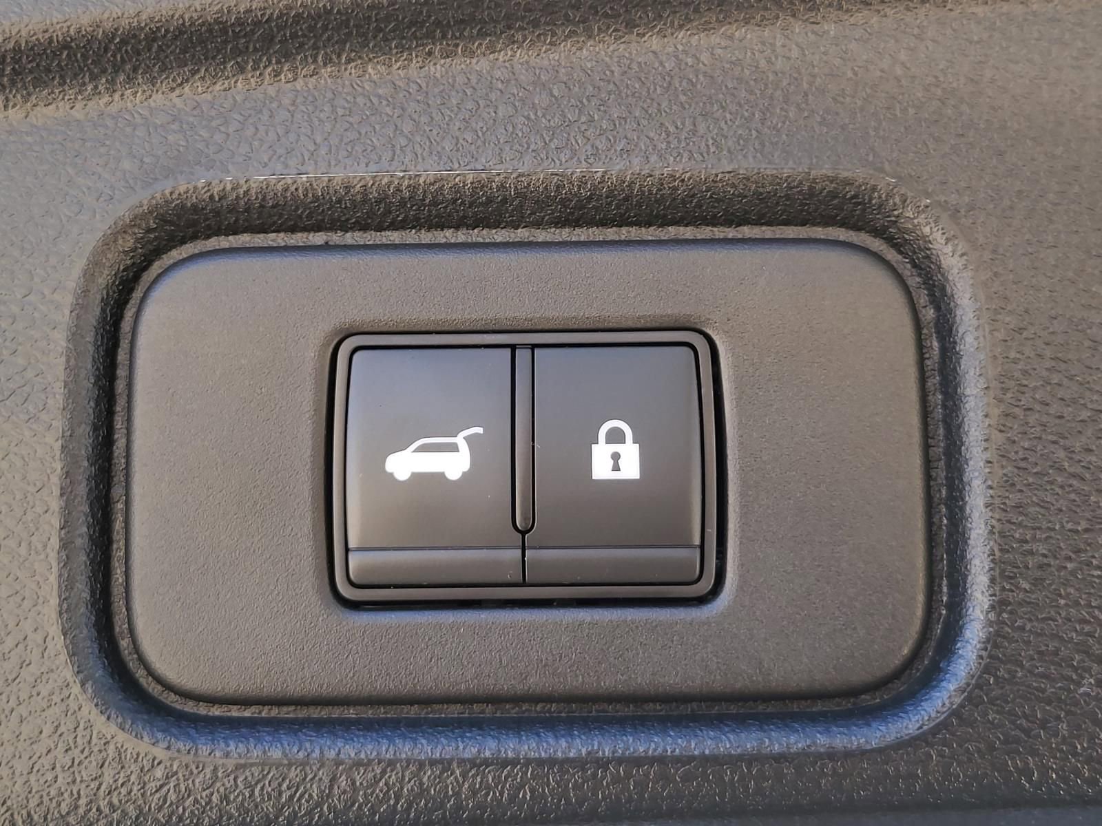 Used 2024 Nissan Pathfinder Platinum w/ Cargo Package image 18