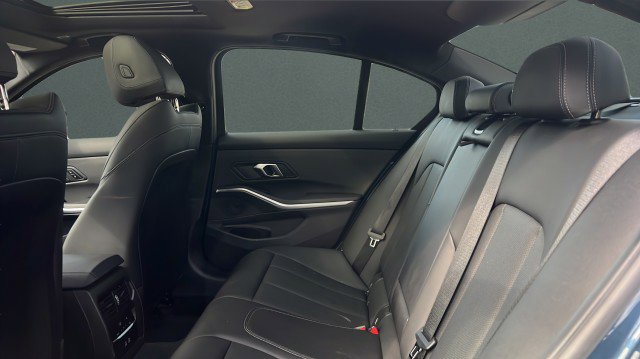 Used 2025 BMW 330i Sedan image 7