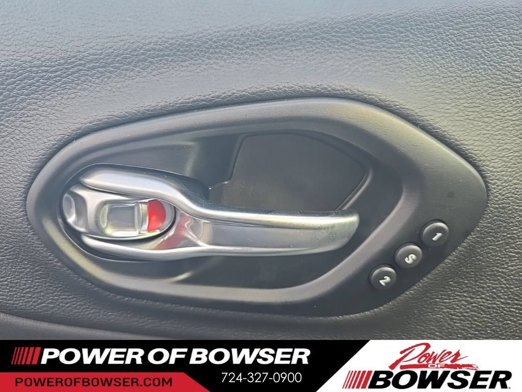 Used 2022 Jeep Cherokee Limited w/ Elite Package AWD/4WD image 14