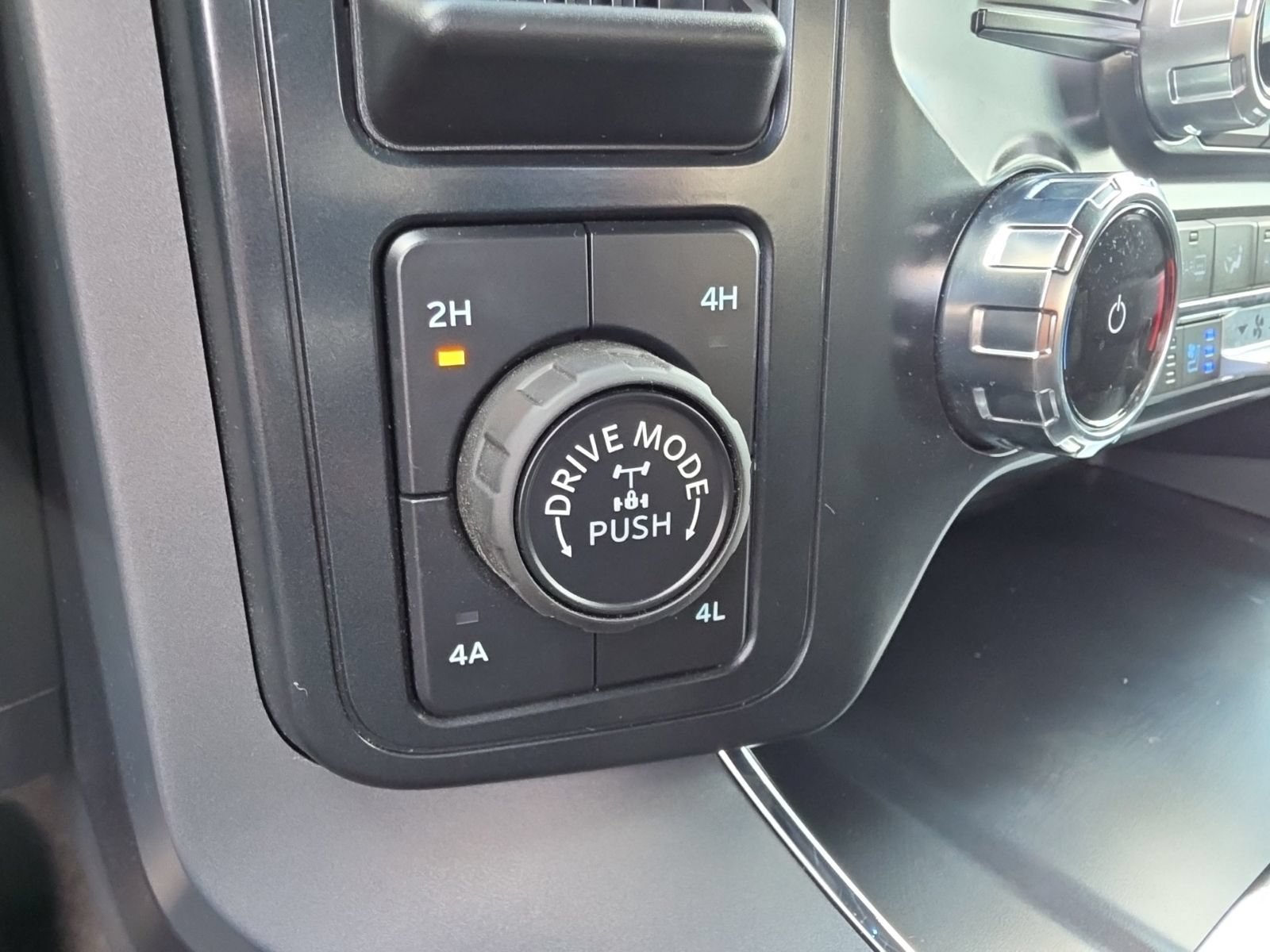 Used 2025 Ford F150 Lariat w/ Equipment Group 501A Mid AWD/4WD image 26