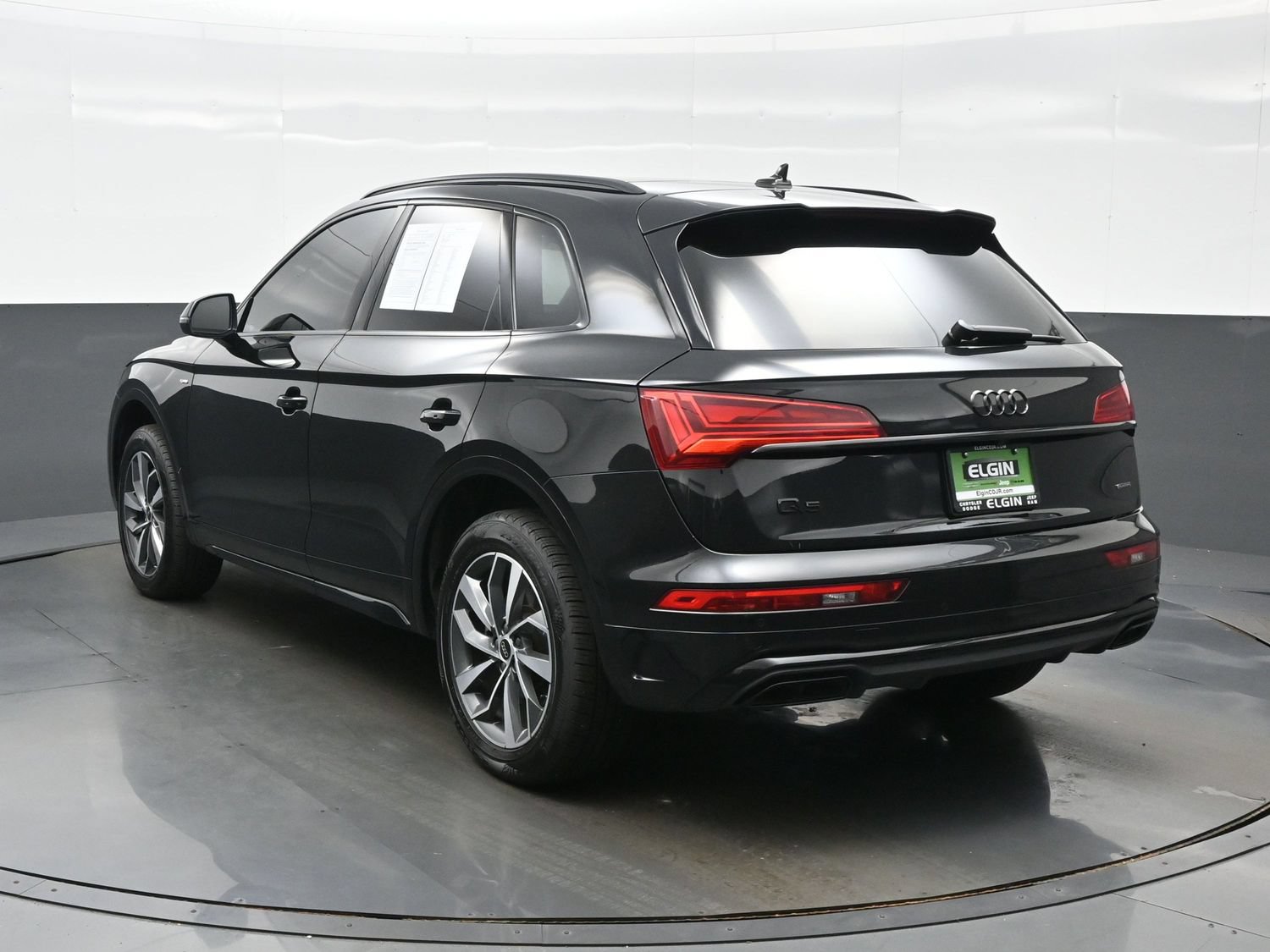 Used 2024 Audi Q5 2.0T Premium w/ Summer of Audi Package AWD/4WD image 7