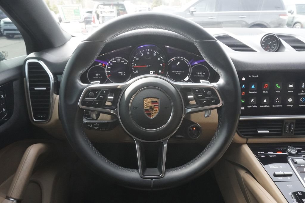 Used 2022 Porsche Cayenne Coupe image 10