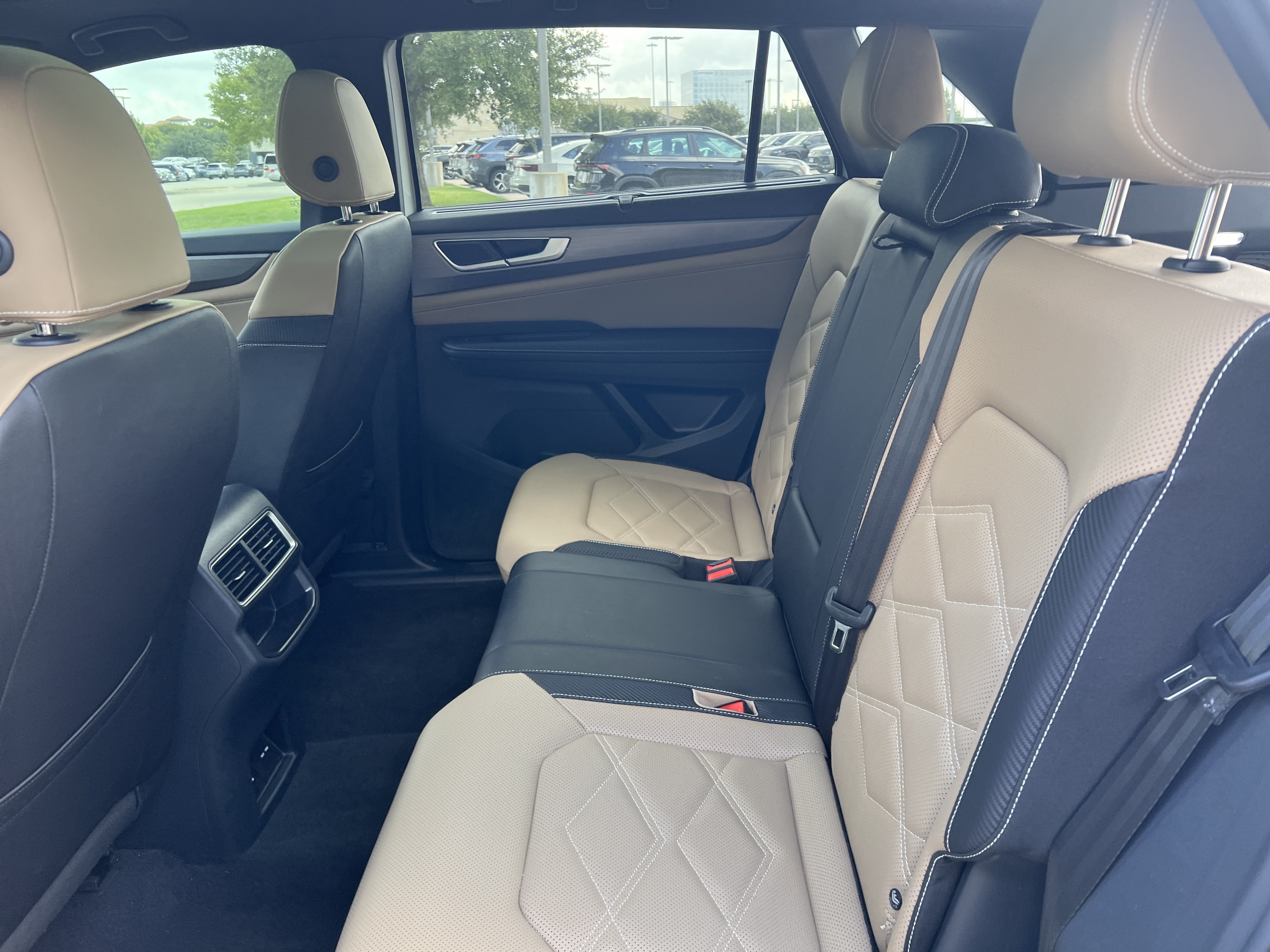 Certified 2026 Volkswagen Atlas Cross Sport SE FWD image 27