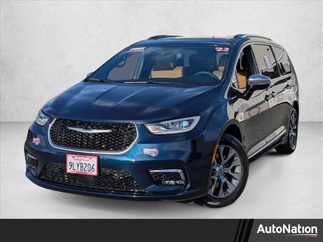 Used 2023 Chrysler Pacifica Pinnacle