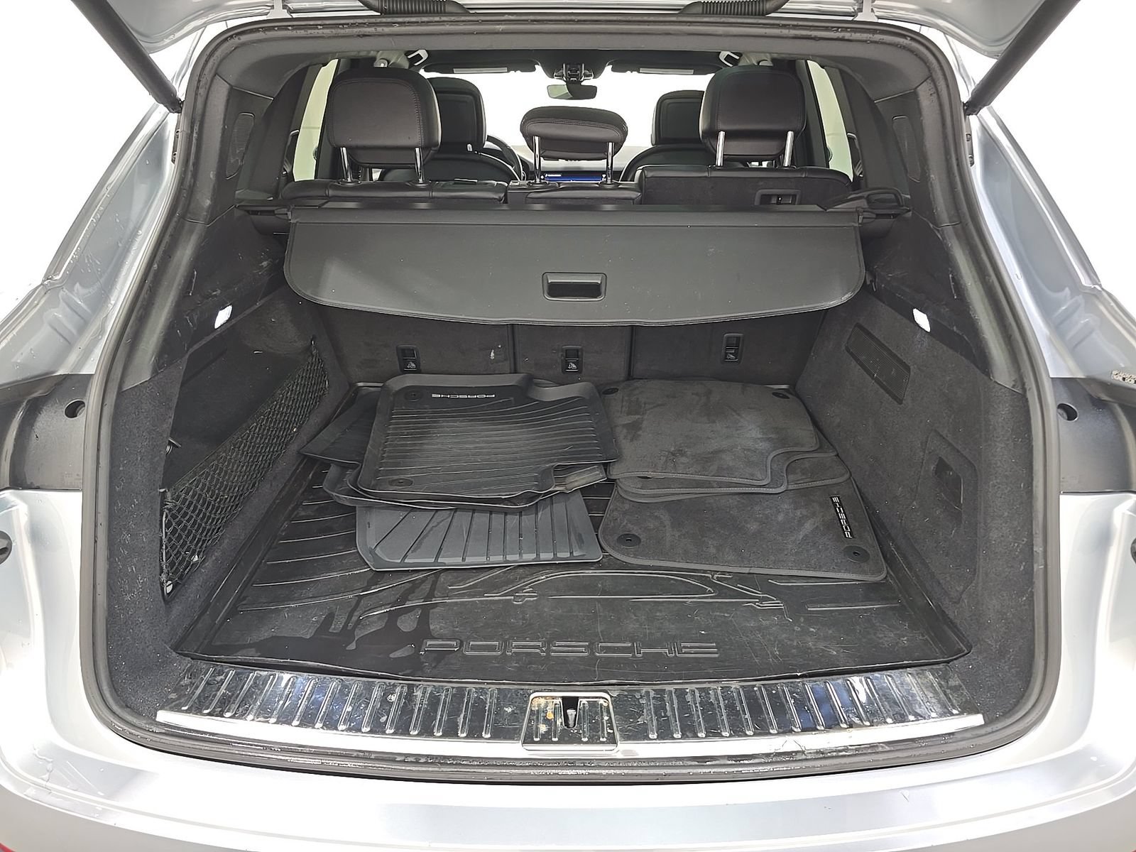Used 2023 Porsche Cayenne AWD/4WD image 14