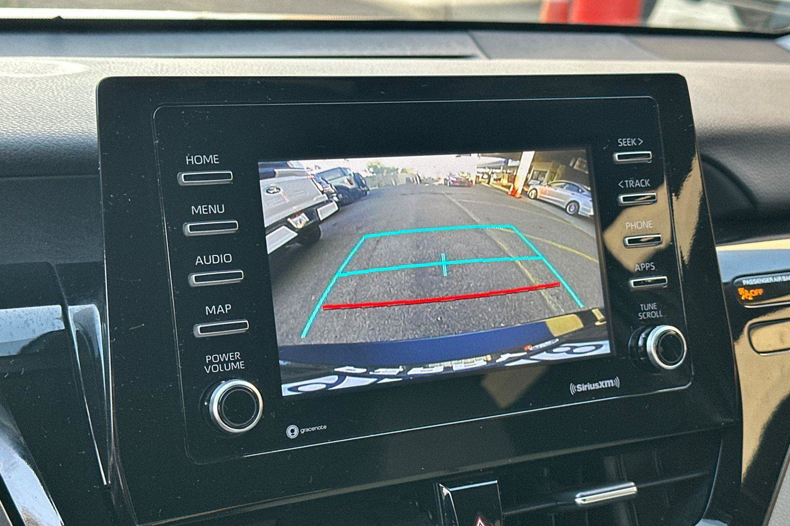 Used 2022 Toyota Camry SE image 19