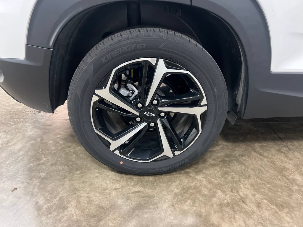 Certified 2023 Chevrolet TrailBlazer RS w/ Sun and Liftgate Package AWD/4WD image 10