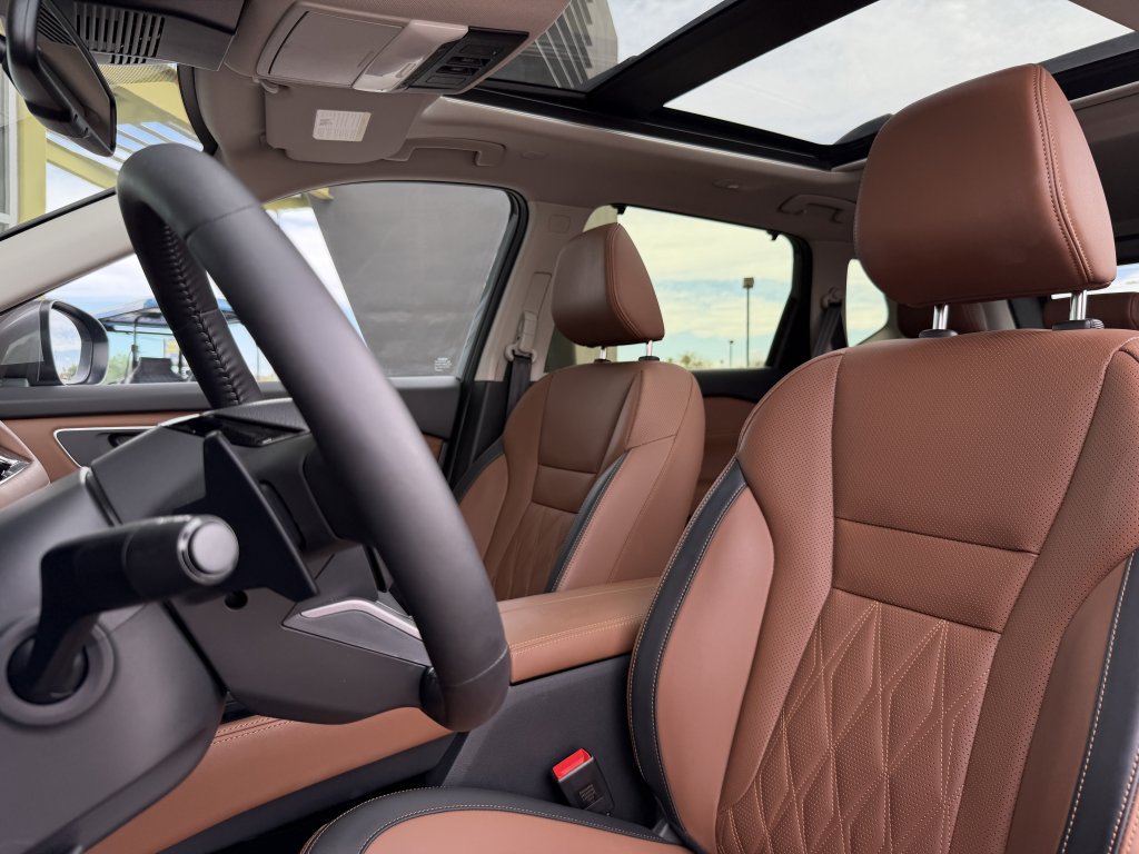 Used 2025 Nissan Rogue Platinum w/ Platinum Premium Package FWD image 35