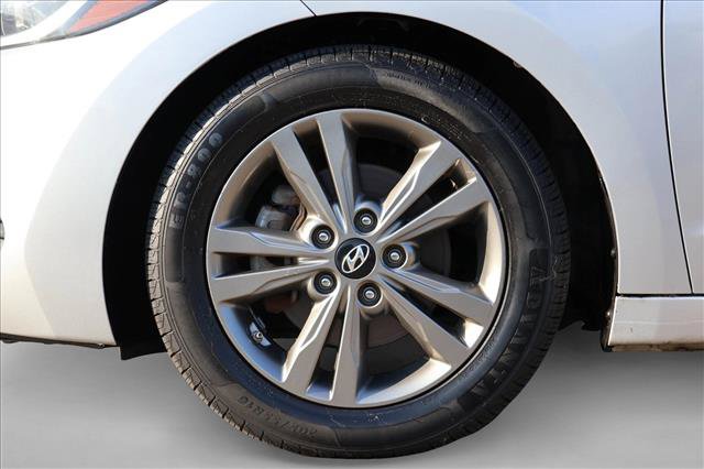 Used 2017 Hyundai Elantra SE FWD image 9