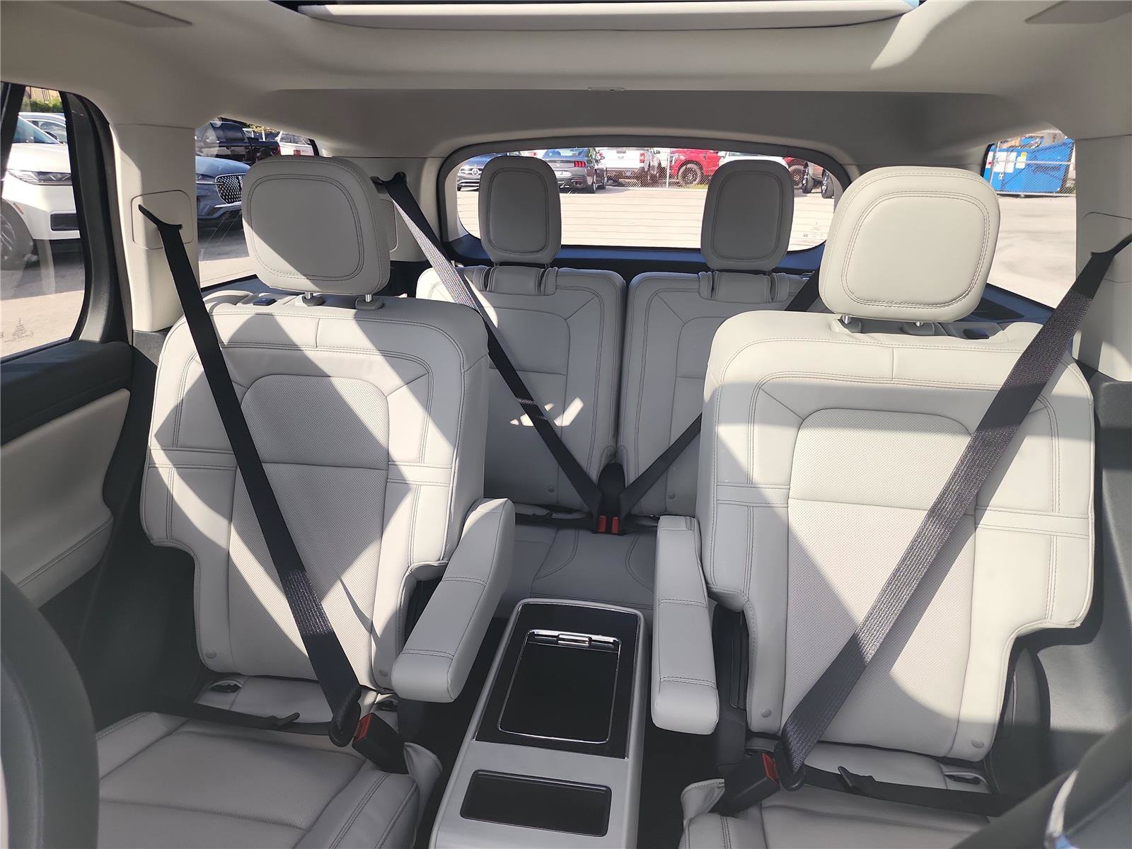 New 2027 Lincoln Aviator Reserve AWD/4WD image 15