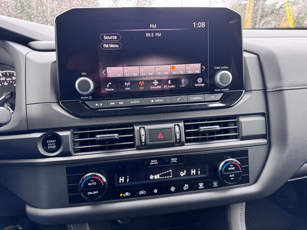 Used 2025 Nissan Pathfinder S image 17