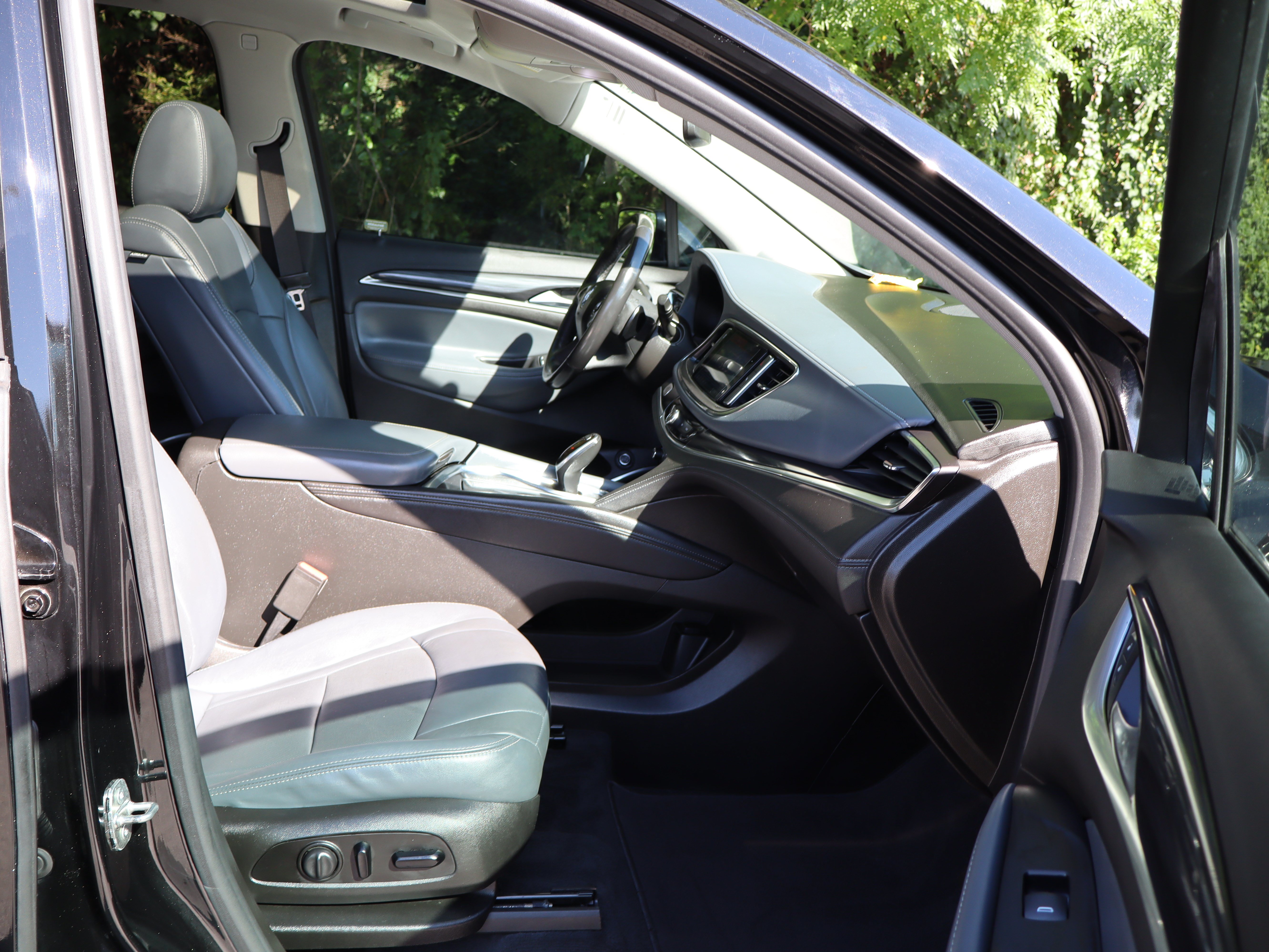 Used 2021 Buick Enclave Essence w/ Sport Touring Edition FWD image 29