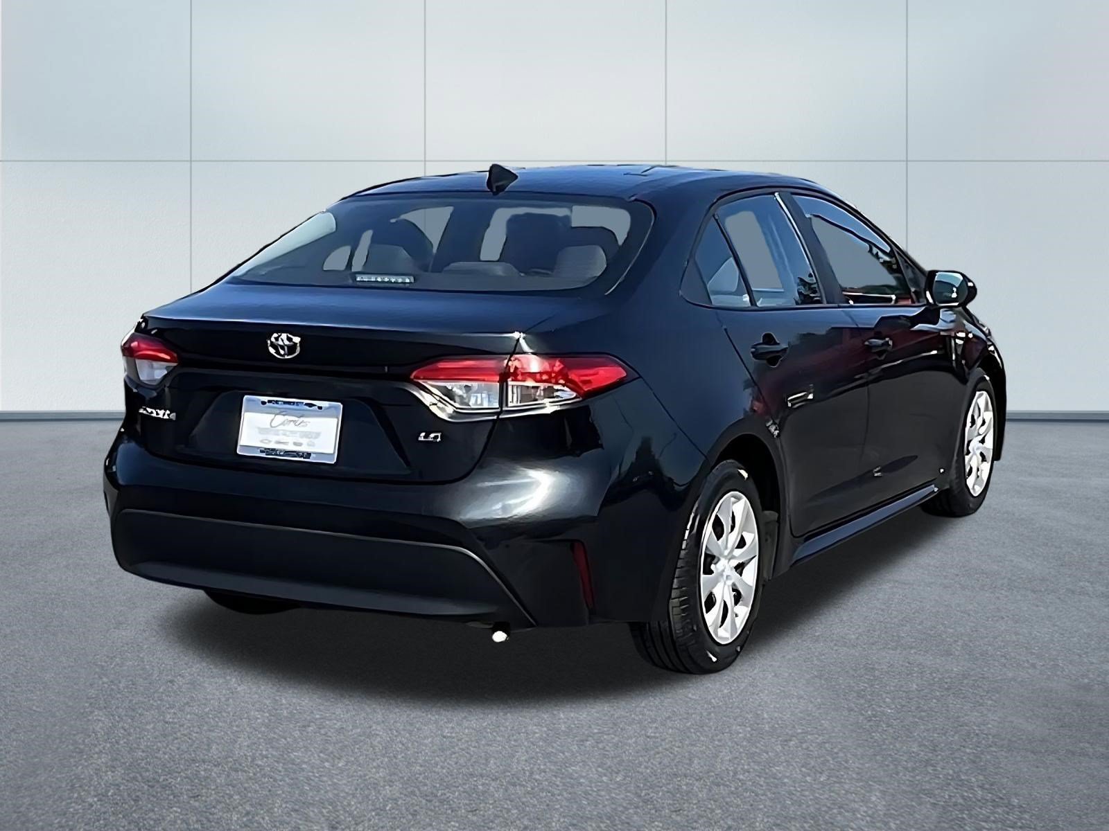 Used 2025 Toyota Corolla LE FWD image 6