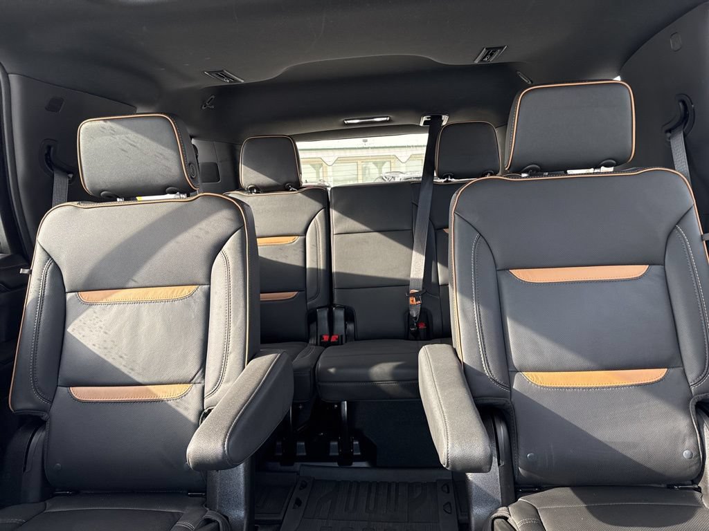 Used 2024 GMC Yukon AT4 AWD/4WD image 37