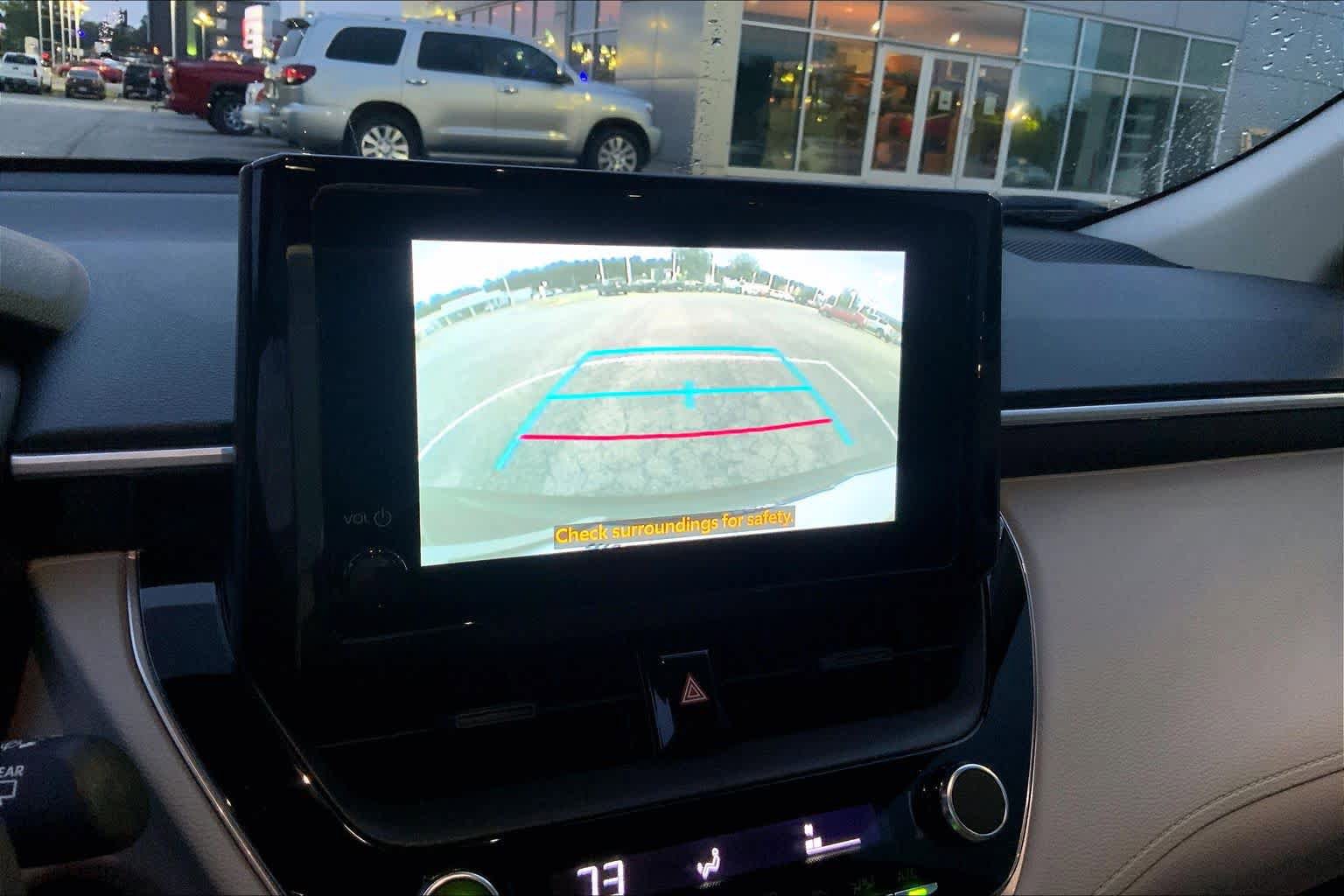 Used 2025 Toyota Corolla Cross LE FWD image 28
