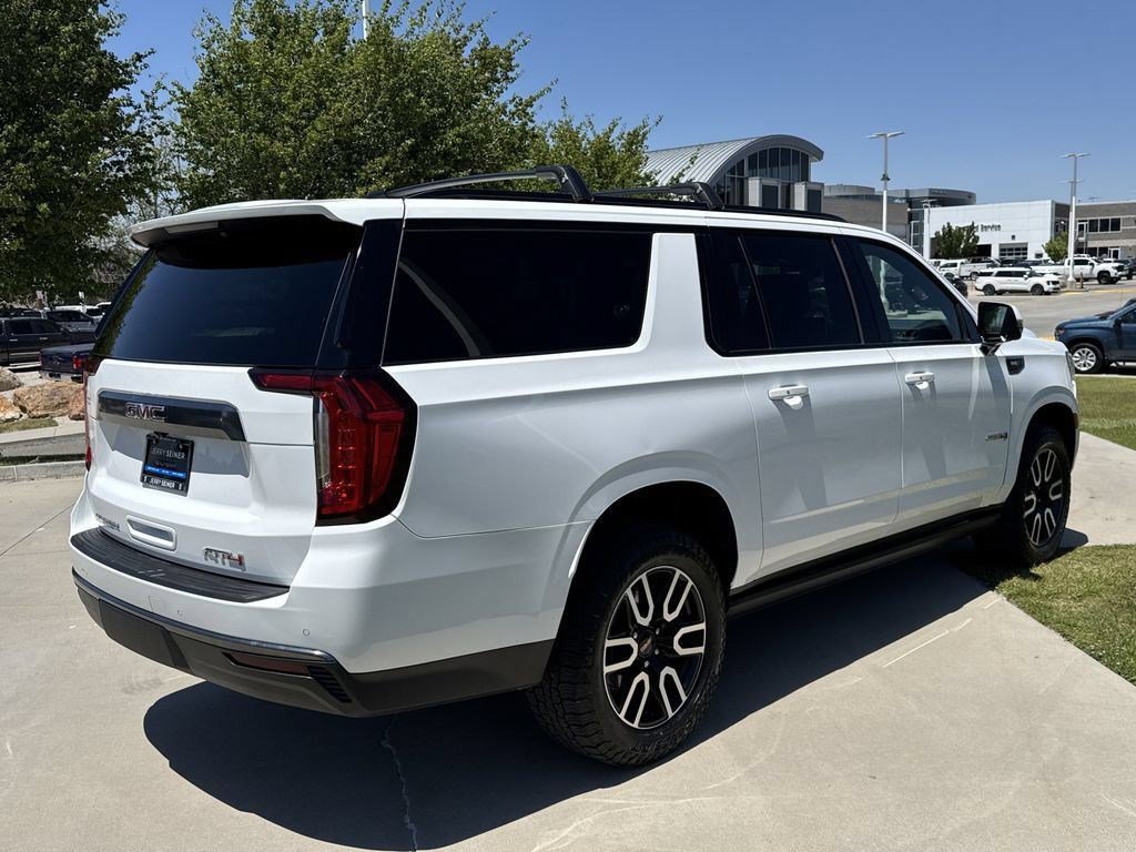 Used 2023 GMC Yukon XL AT4 w/ AT4 Premium Package AWD/4WD image 7