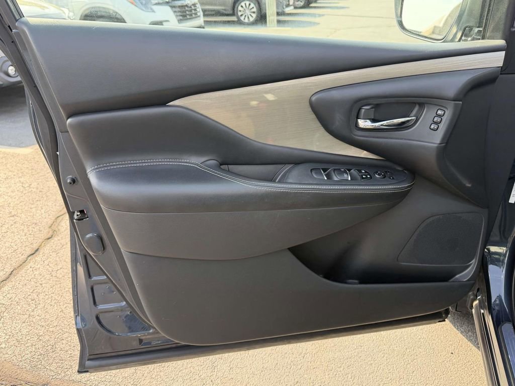 Used 2018 Nissan Murano SL w/ Moonroof Package image 16