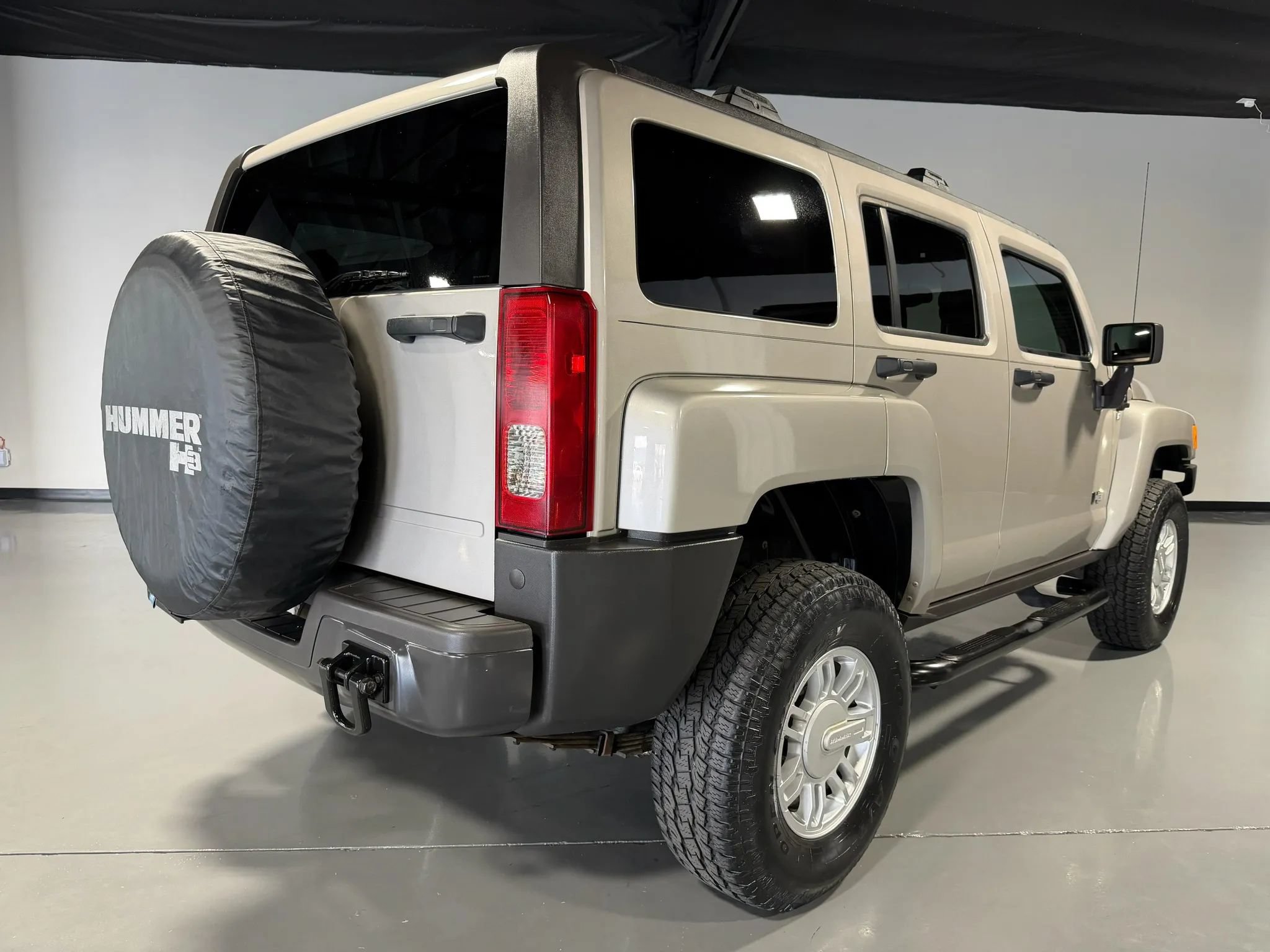 Used 2008 HUMMER H3 AWD/4WD image 6