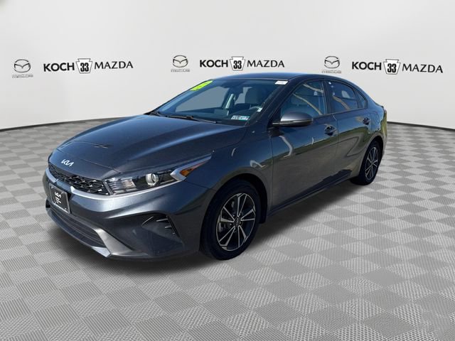 Used 2023 Kia Forte LXS w/ LXS Technology Package FWD image 3