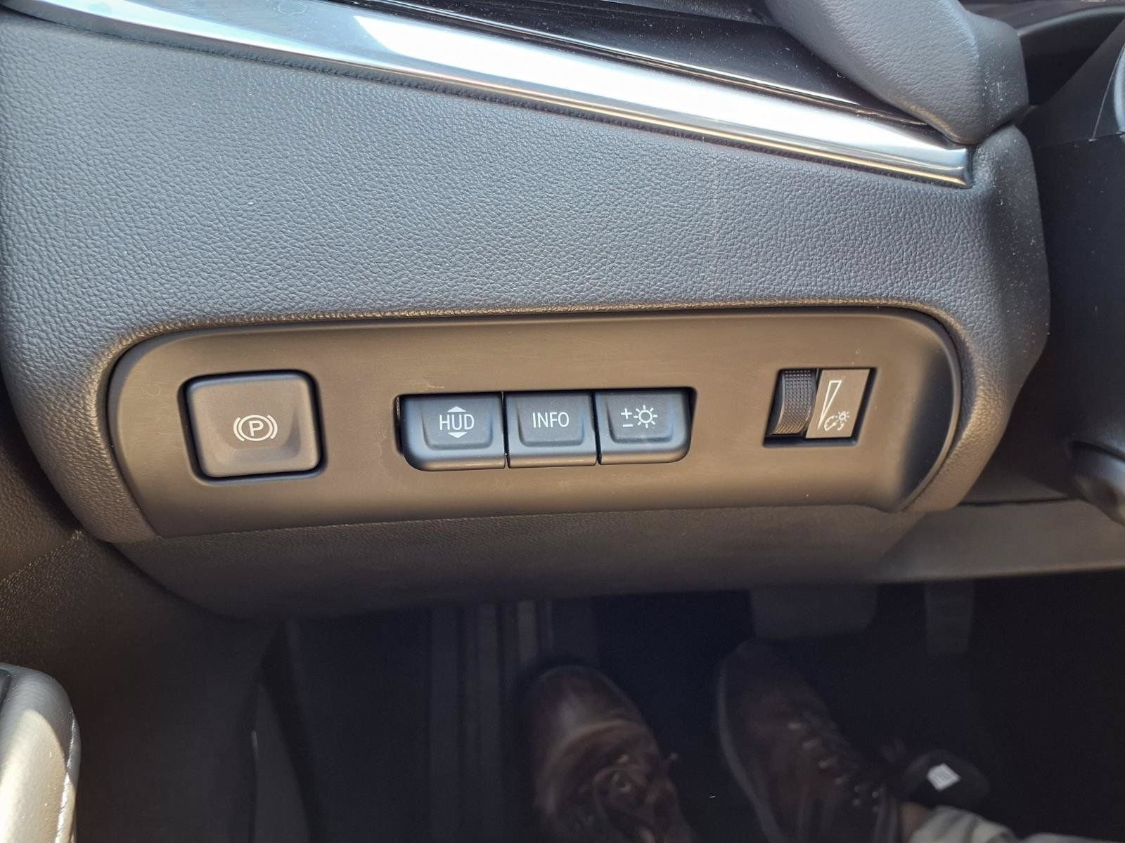 Used 2023 Buick Enclave Avenir w/ Avenir Technology Package AWD/4WD image 25