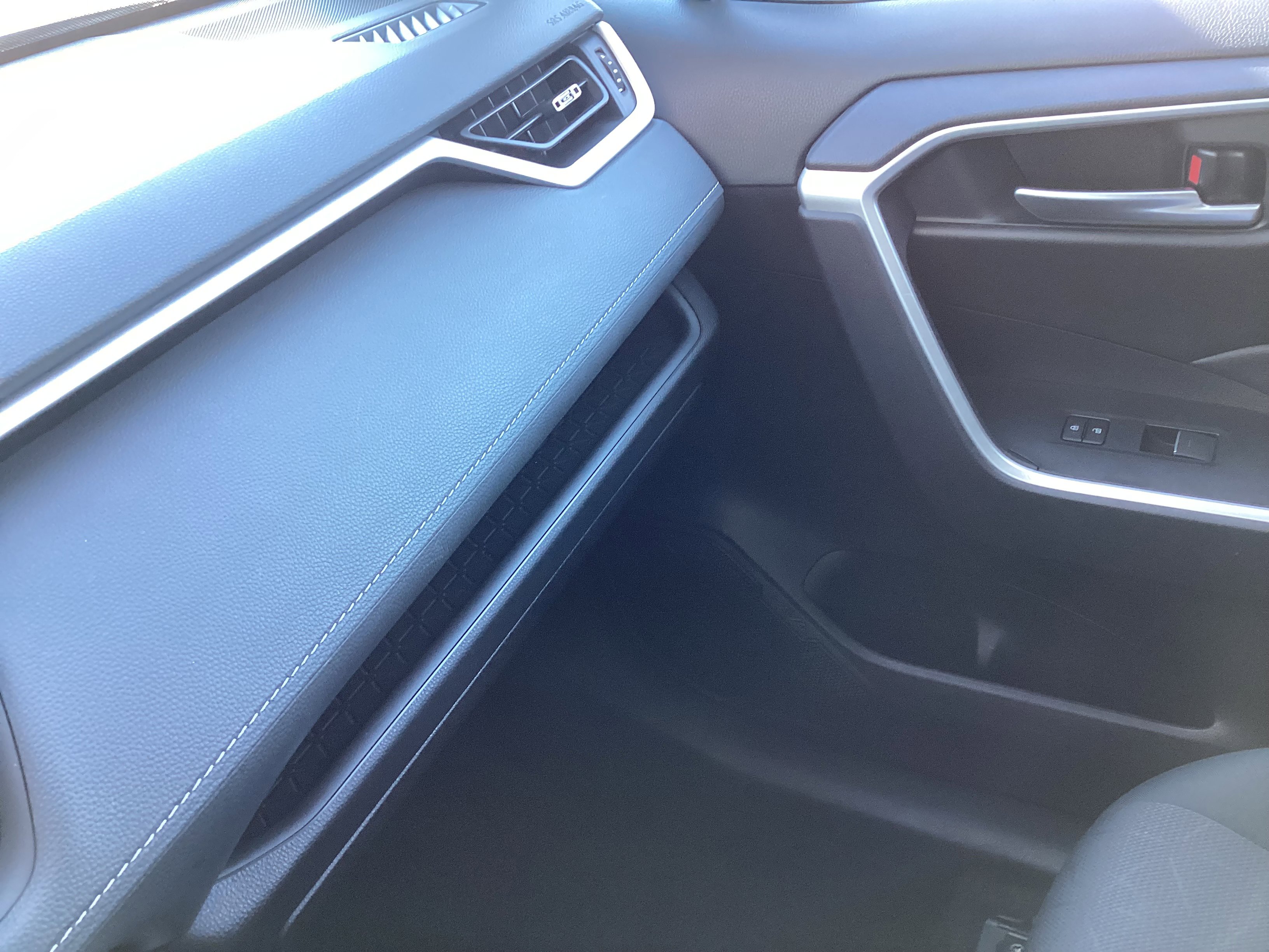 Certified 2025 Toyota RAV4 XLE image 34