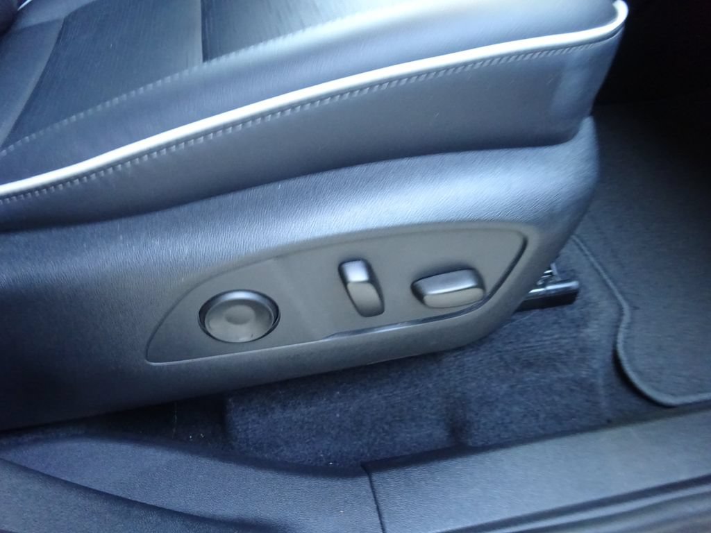 Certified 2026 Buick Enclave Sport Touring FWD image 31