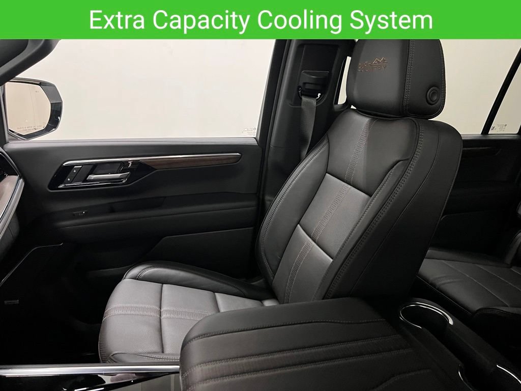 Certified 2025 Chevrolet Suburban High Country AWD/4WD image 25