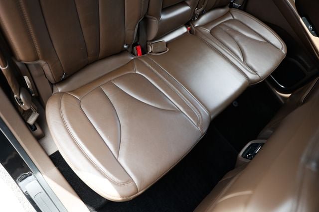 Used 2016 Lincoln MKX Reserve w/ Technology Package FWD image 13