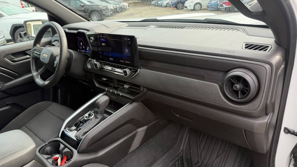 Used 2025 Chevrolet Colorado W/T AWD/4WD image 19