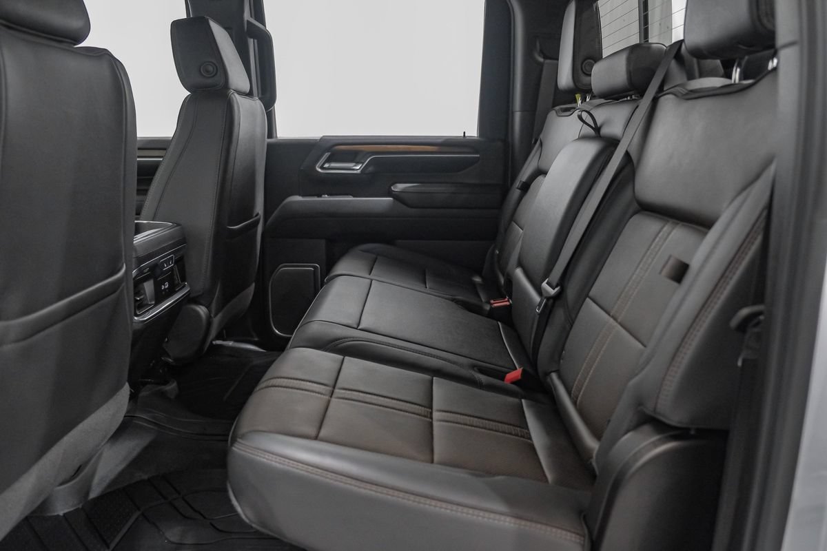 Used 2025 Chevrolet Silverado 3500 High Country w/ High Country Premium Package AWD/4WD image 38