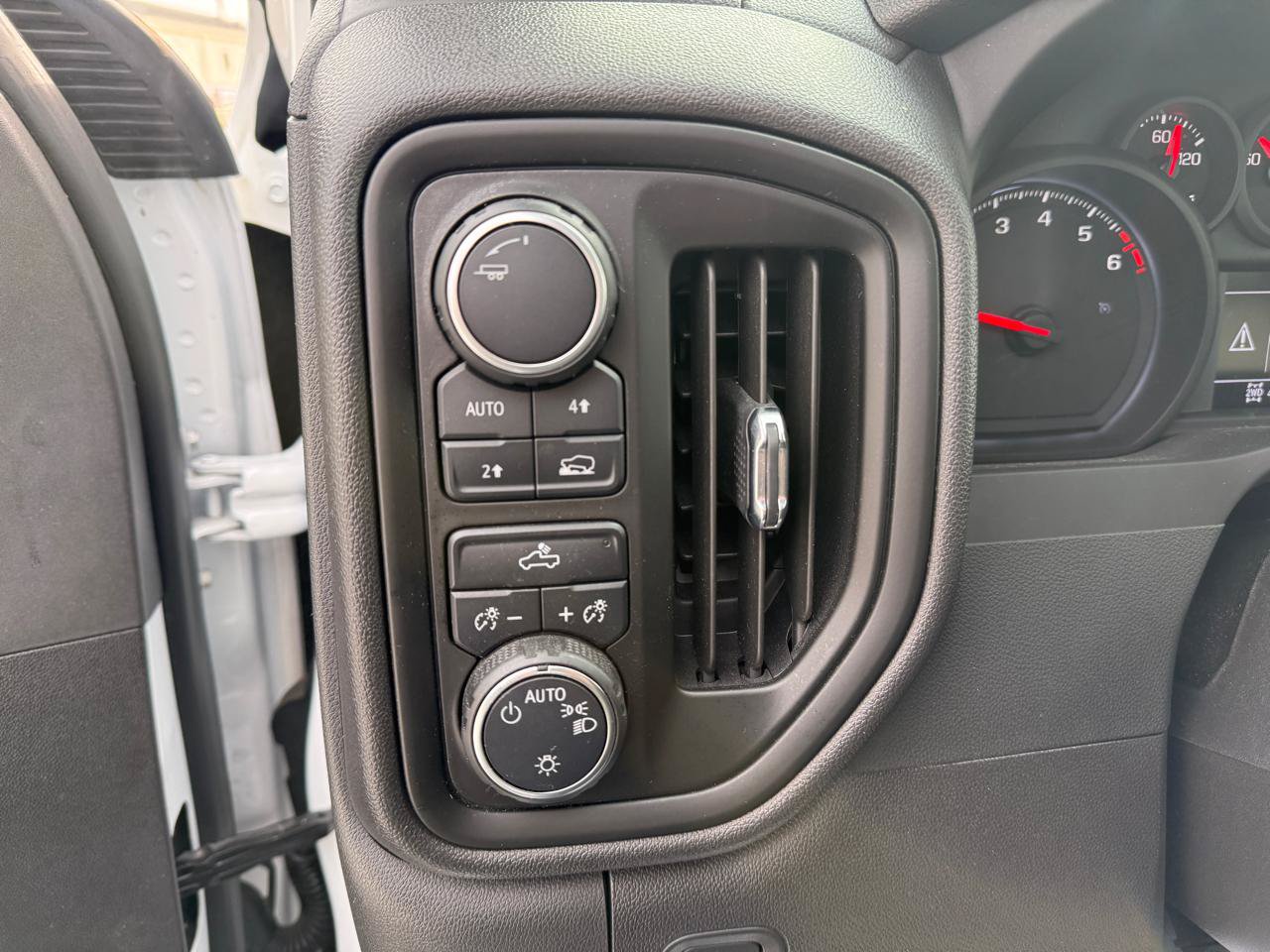 Used 2022 Chevrolet Silverado 1500 W/T w/ WT Value Package AWD/4WD image 22