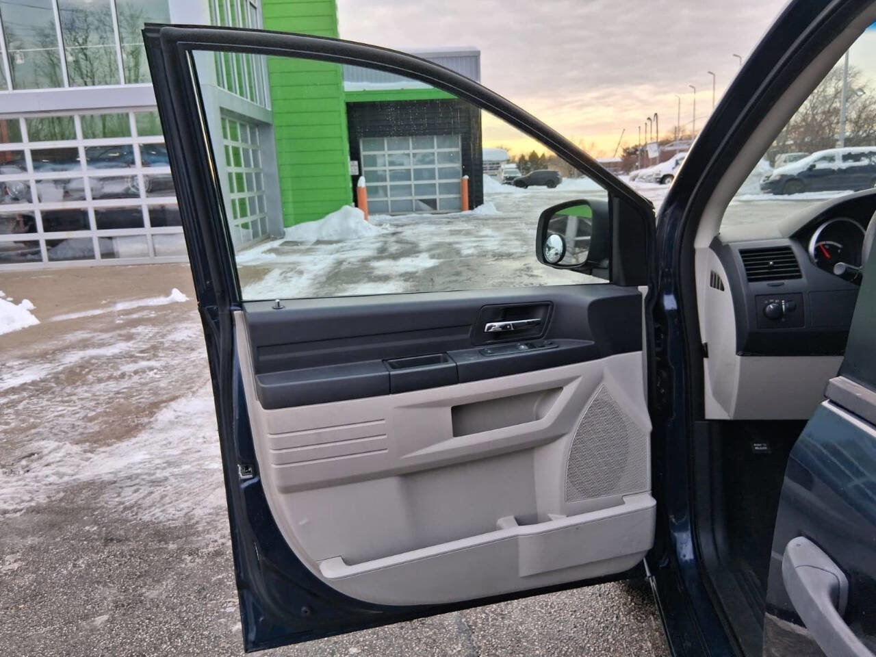Used 2008 Dodge Grand Caravan SE image 11