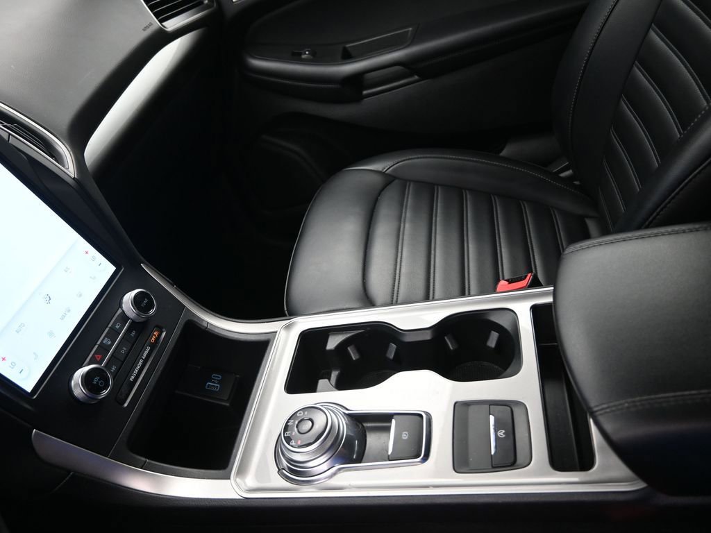 Used 2024 Ford Edge SEL image 20