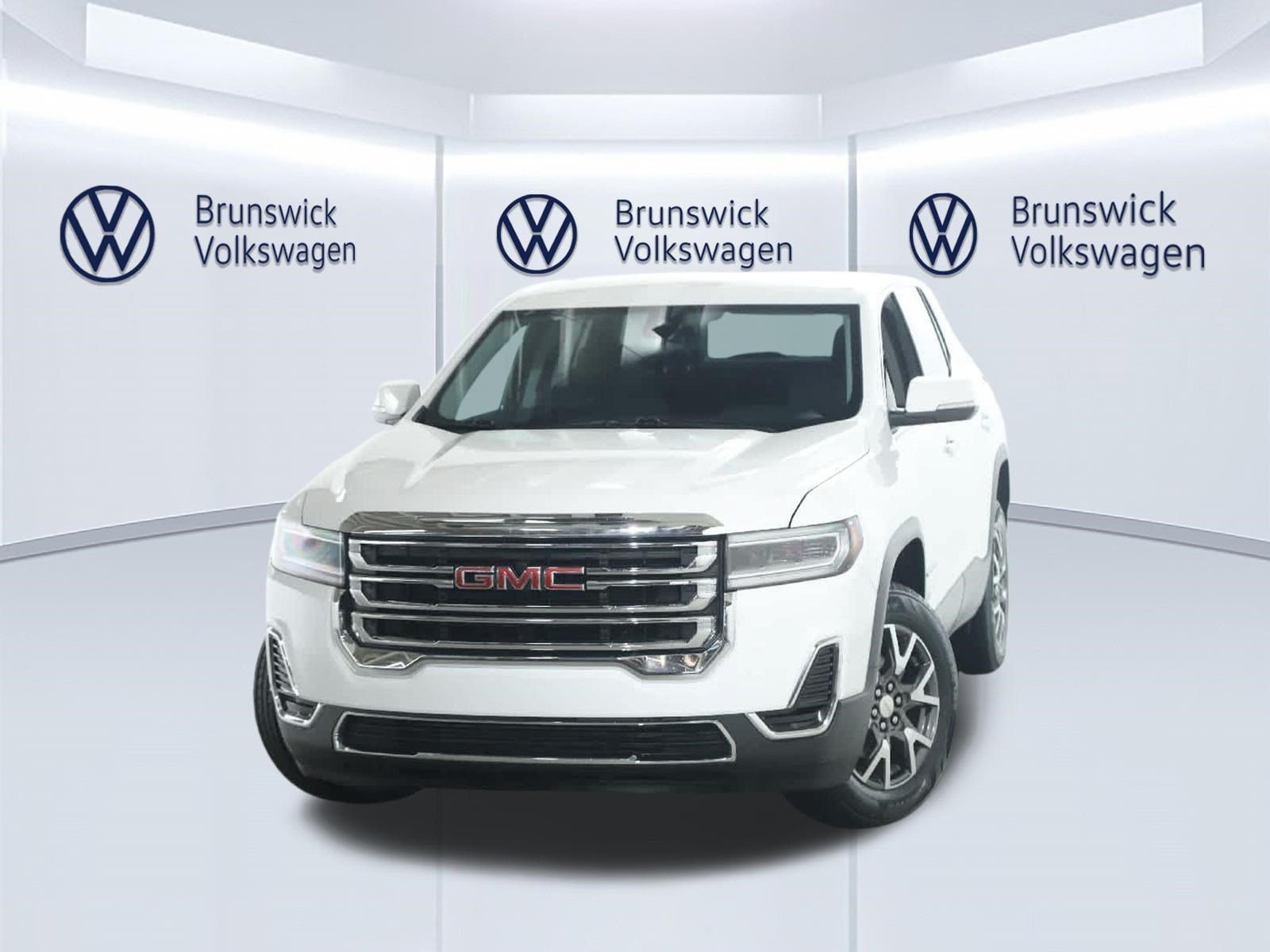 Used 2023 GMC Acadia SLE FWD image 3