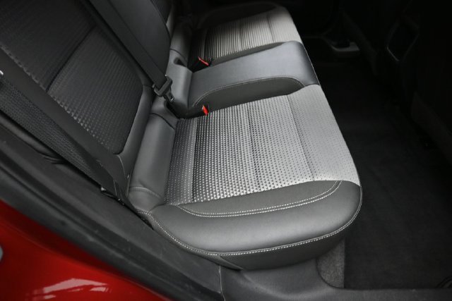 Used 2025 Chevrolet Trax LT FWD image 28