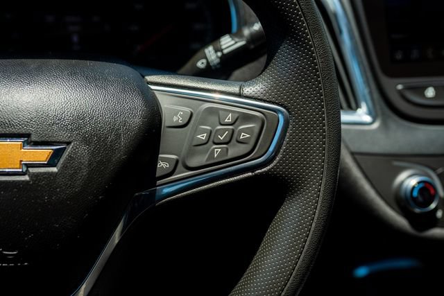 Used 2021 Chevrolet Malibu LT FWD image 34