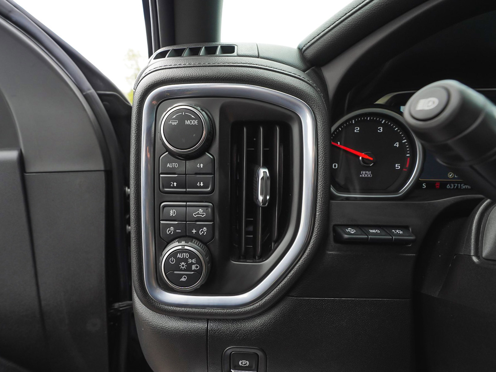 Used 2021 Chevrolet Silverado 2500 LTZ w/ Carhartt Edition AWD/4WD image 15