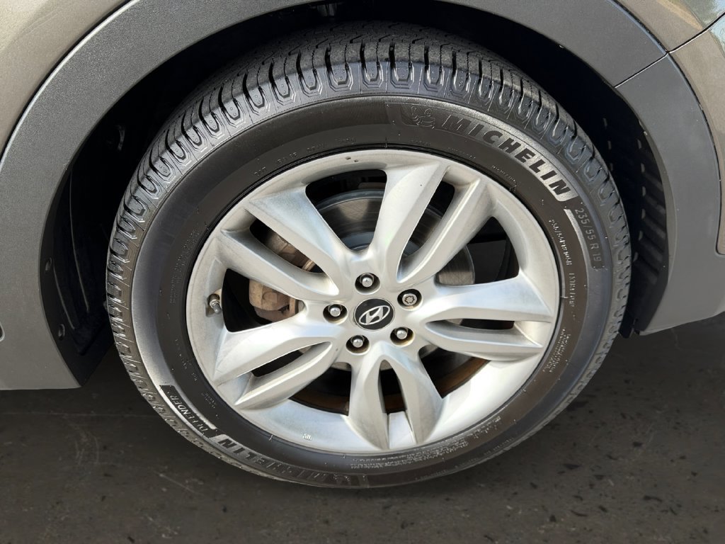 Used 2013 Hyundai Santa Fe Sport 2.0T w/ Technology Pkg FWD image 25