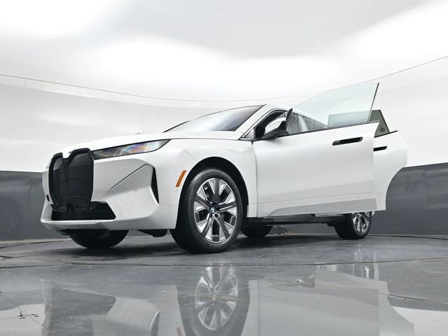 New 2026 BMW iX xDrive60 image 42