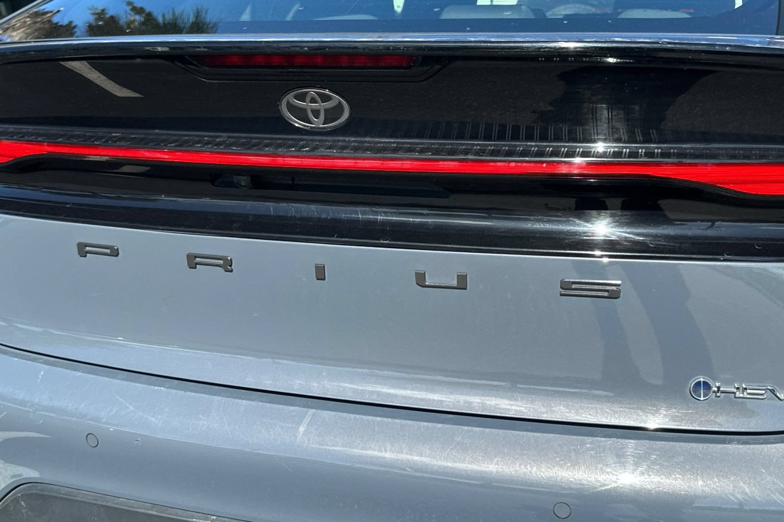 Used 2025 Toyota Prius LE FWD image 7