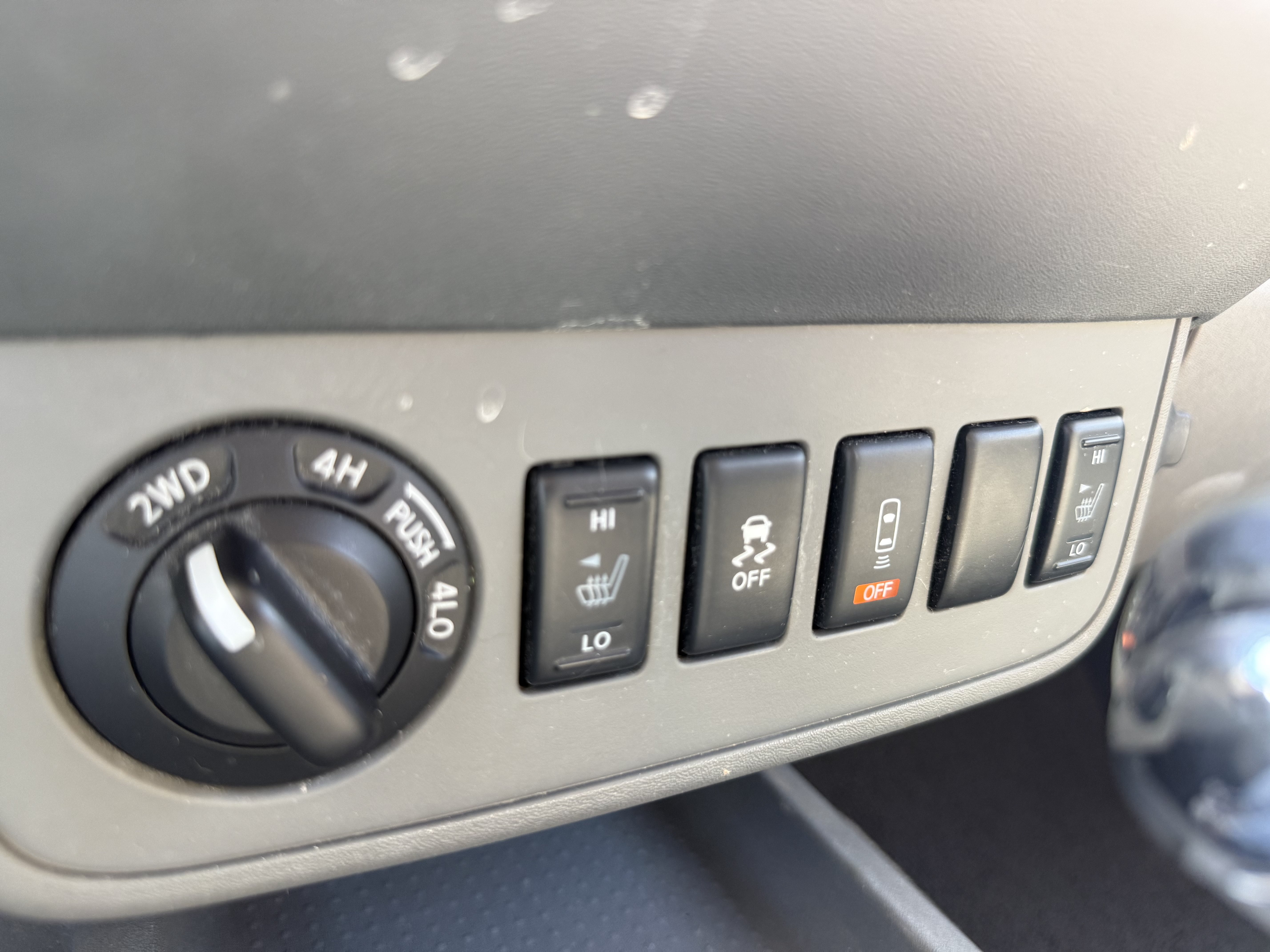 Used 2015 Nissan Frontier SV w/ SV Value Truck Package AWD/4WD image 20